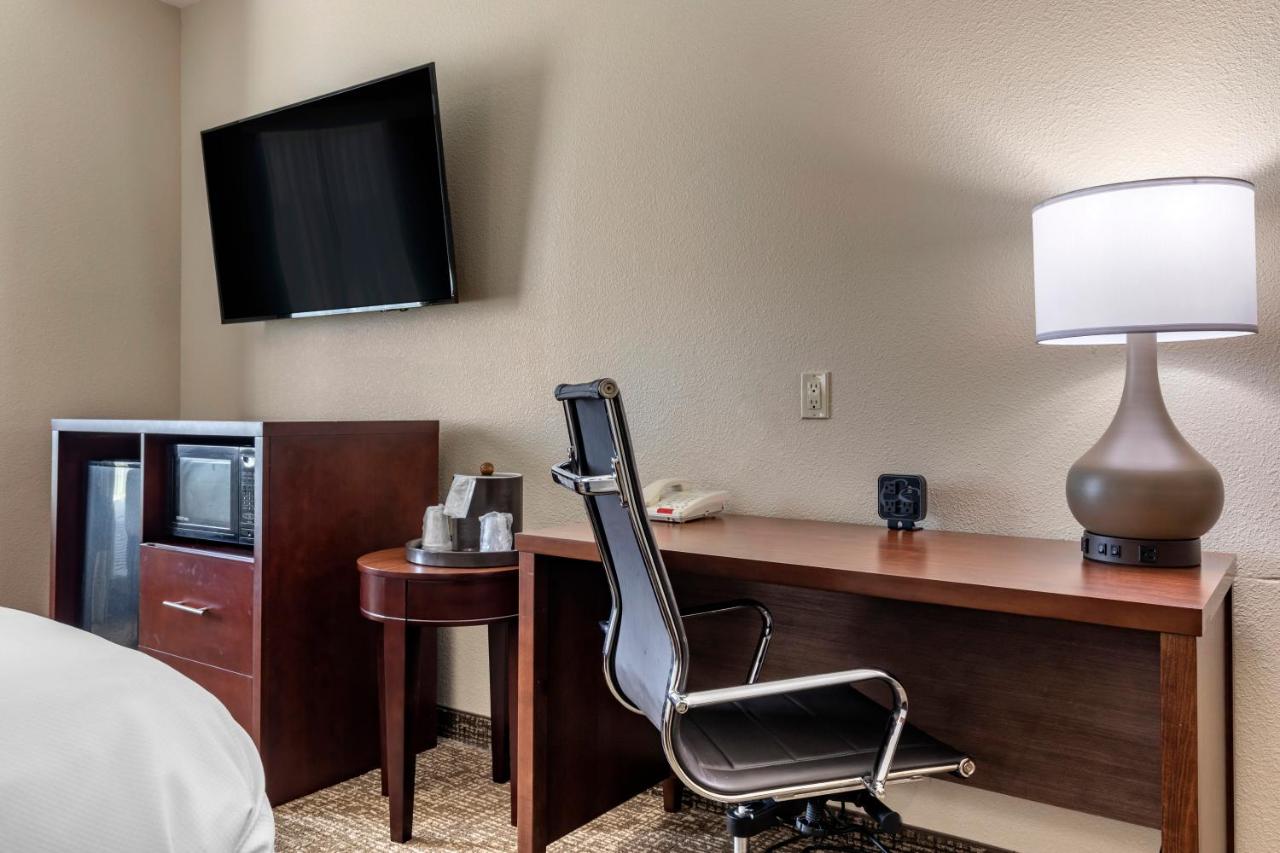 King Suite - Accessible/Non-Smoking at Comfort Suites Plano - Dallas North
