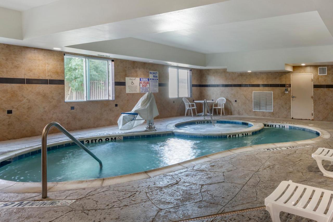 King Suite - Accessible/Non-Smoking at Comfort Suites Plano - Dallas North
