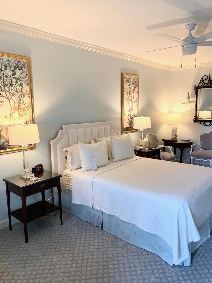 | 1842 Inn