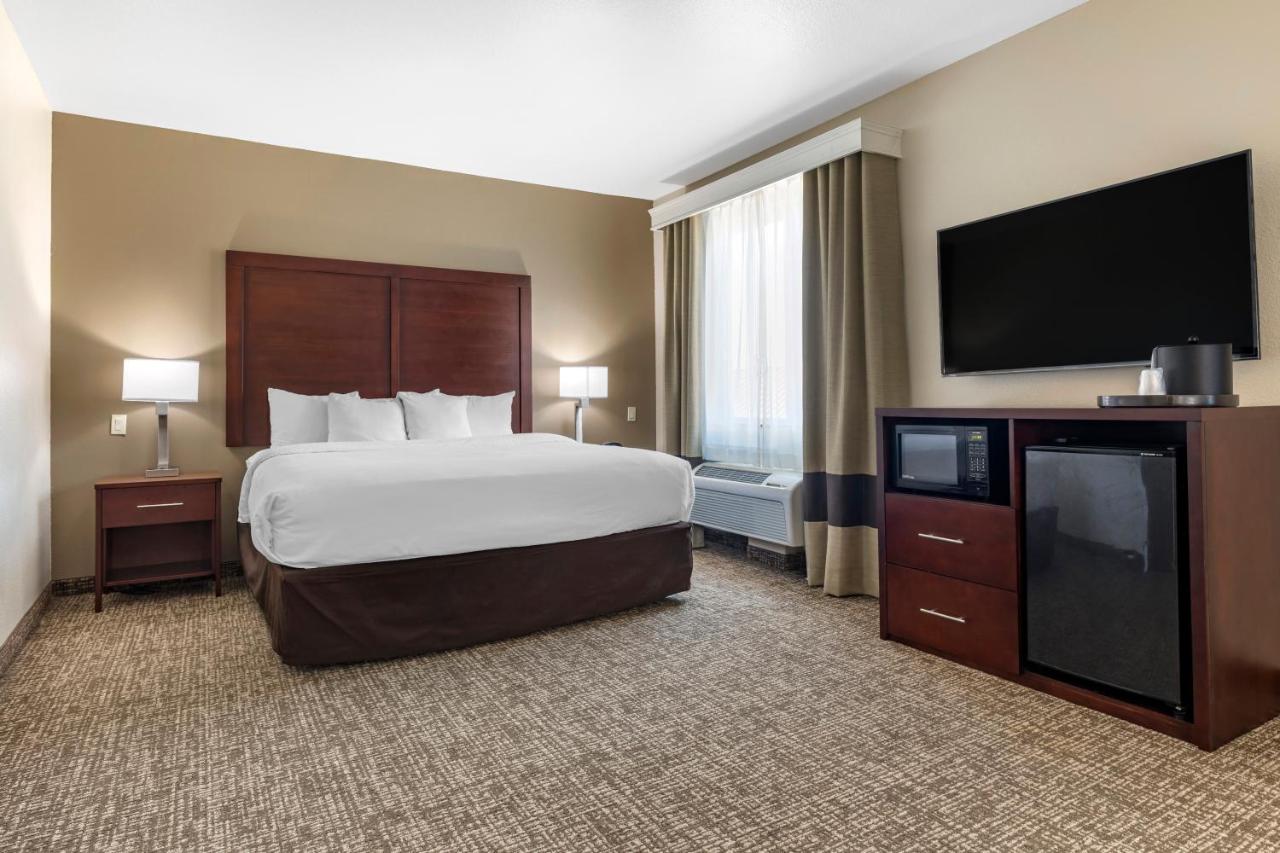 King Suite - Accessible/Non-Smoking at Comfort Suites Plano - Dallas North