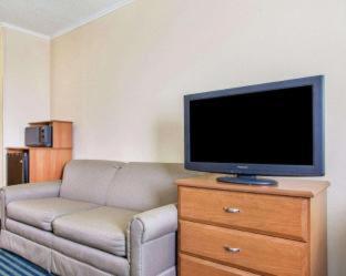 Room #48986406 at Quality Inn Ottawa near Starved Rock State Park