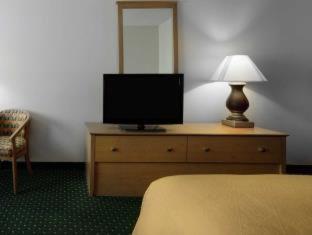 Room #48985807 at Quality Inn and Suites Springfield Southwest near I-72