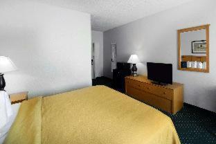 Room #48985809 at Quality Inn and Suites Springfield Southwest near I-72