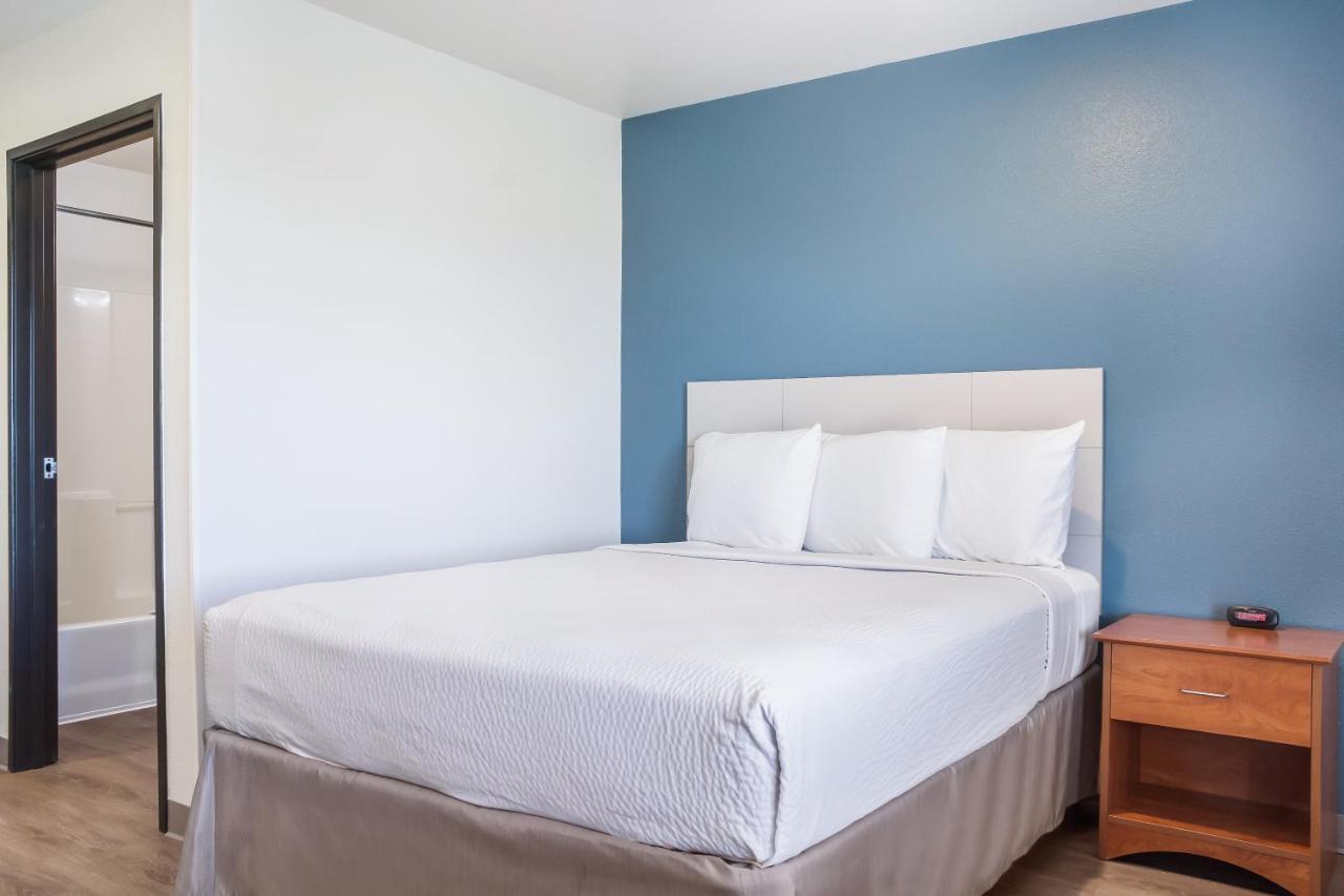 Queen Studio at WoodSpring Suites Houston La Porte
