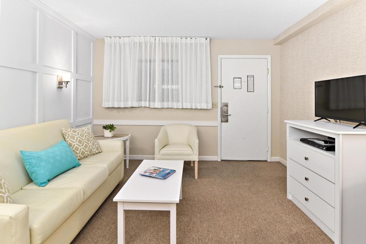 | Brighton Suites Hotel