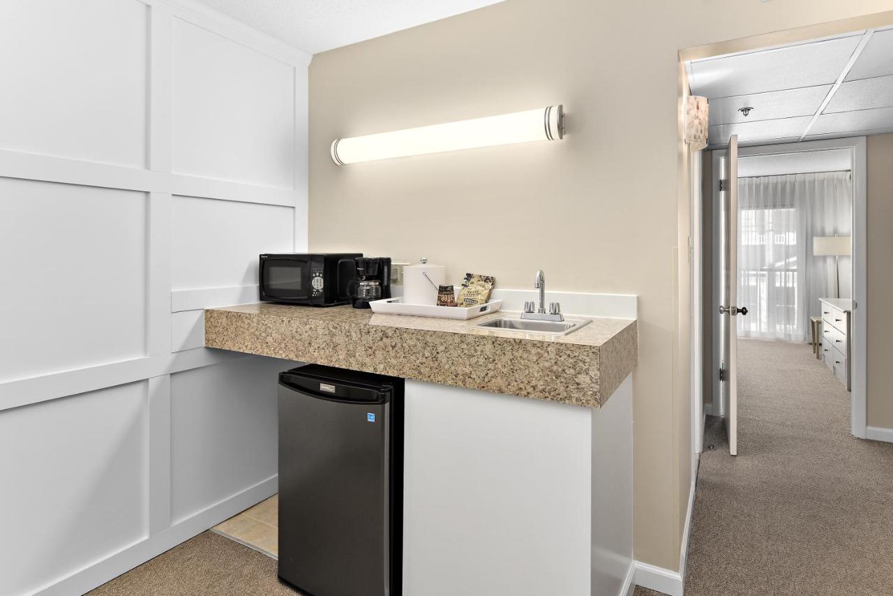 | Brighton Suites Hotel
