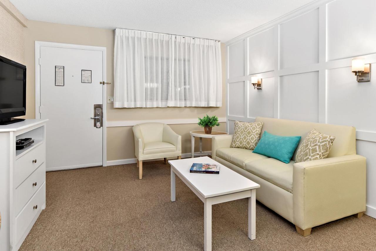 | Brighton Suites Hotel