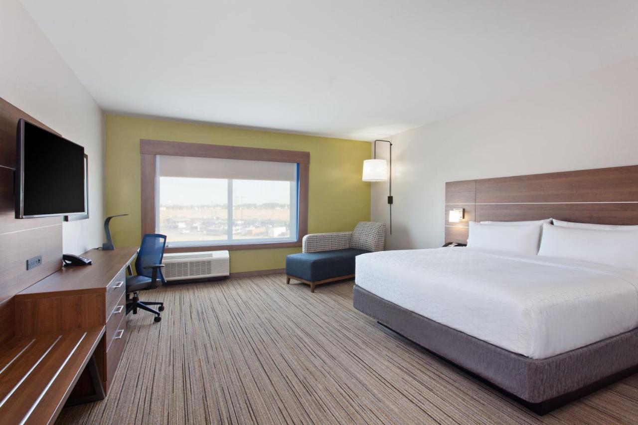 | Holiday Inn Express & Suites - Moses Lake, an IHG Hotel