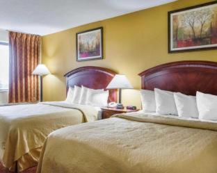 Room #49110609 at La Quinta Inn & Suites by Wyndham Miamisburg Dayton South