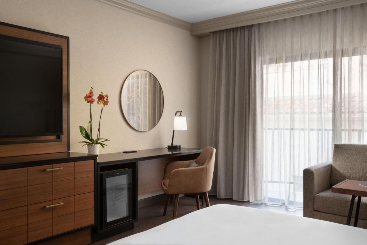 King Room with Tub - Disability Access at Hyatt Regency Westlake