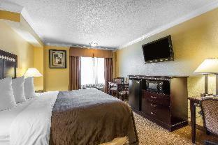 Room #5733320 at Quality Inn & Suites Bell Gardens - Los Angeles
