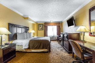 Room #5733320 at Quality Inn & Suites Bell Gardens - Los Angeles