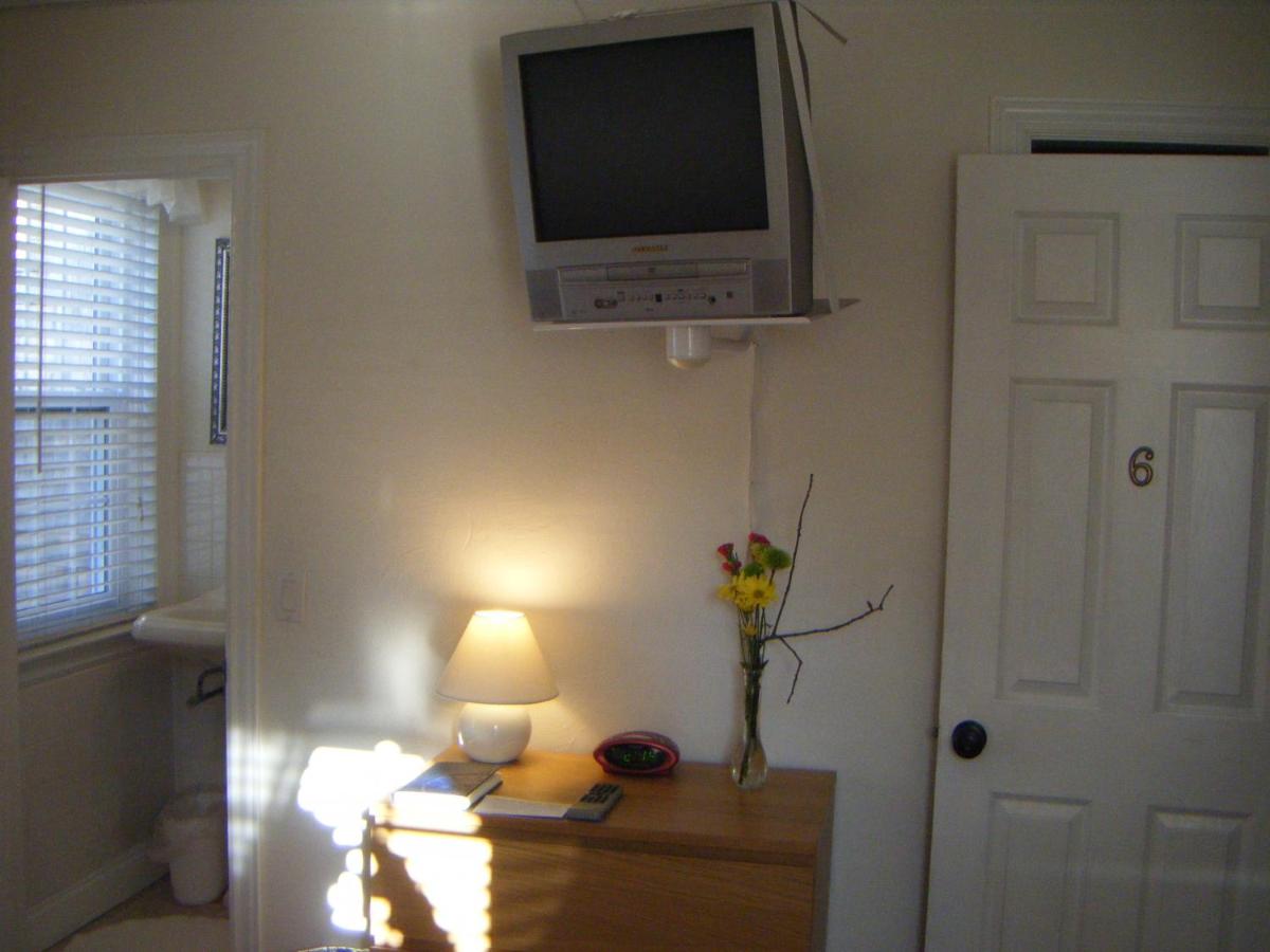 | Moffett House Inn