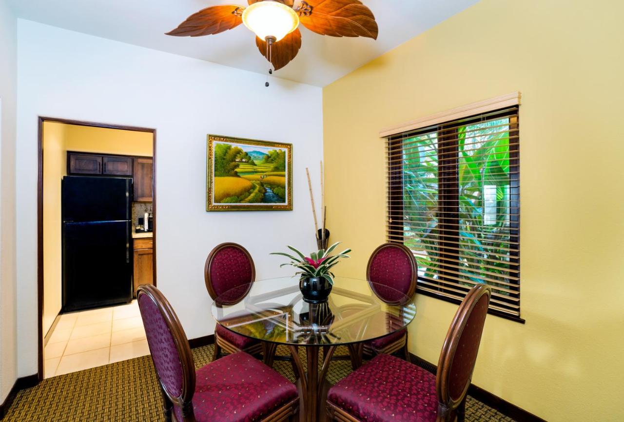 Suite at Pantai Inn