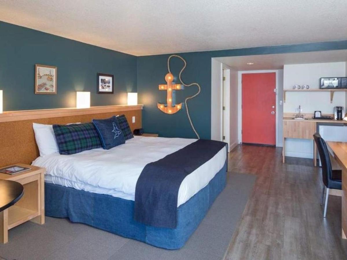| Surftides Hotel