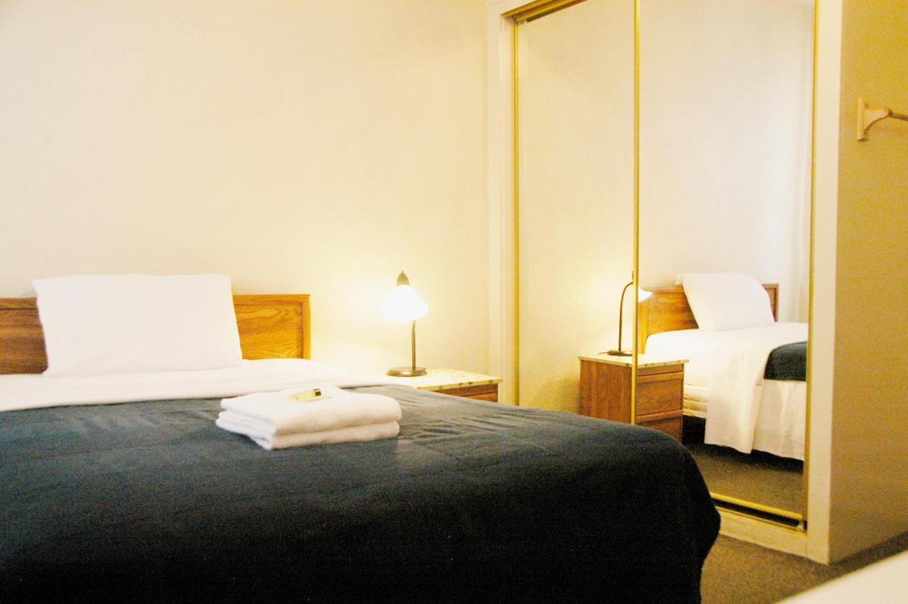 Single Room with Shared Bathroom at Little Tokyo Hotel