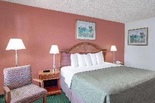 Room #34981217 at Howard Johnson by Wyndham Ft. Myers FL