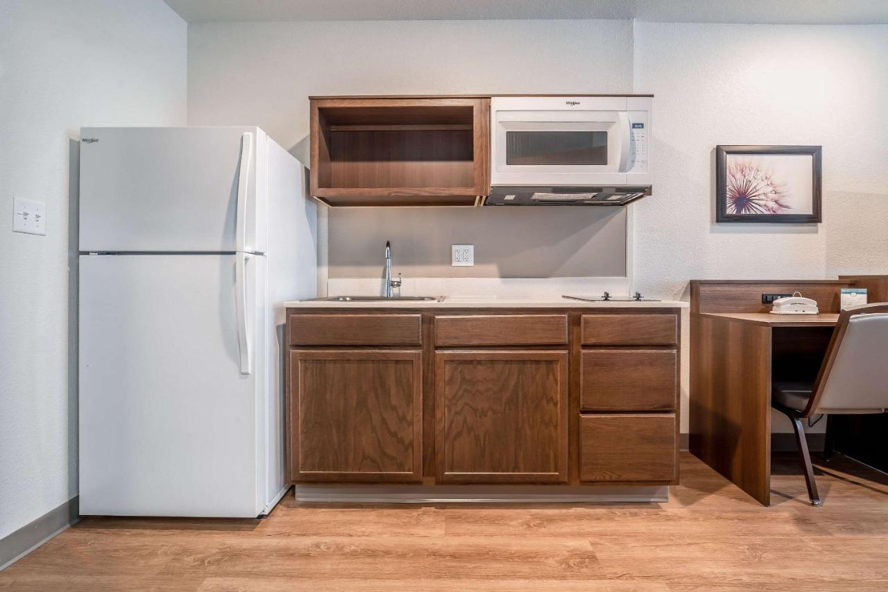 Standard Queen Room - Non-Smoking at WoodSpring Suites Naples West