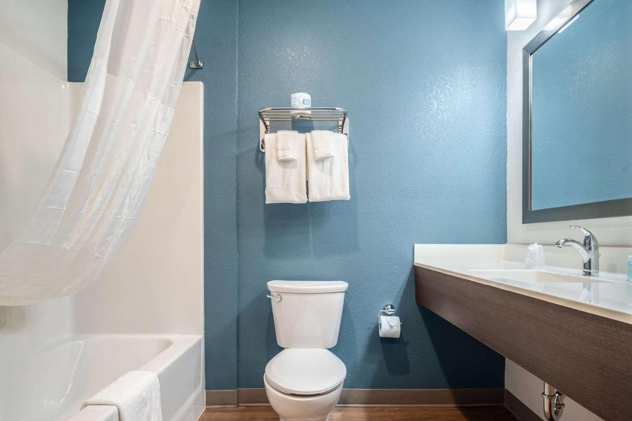 Queen Room with Tub - Disability Access/Non-Smoking at WoodSpring Suites Naples West