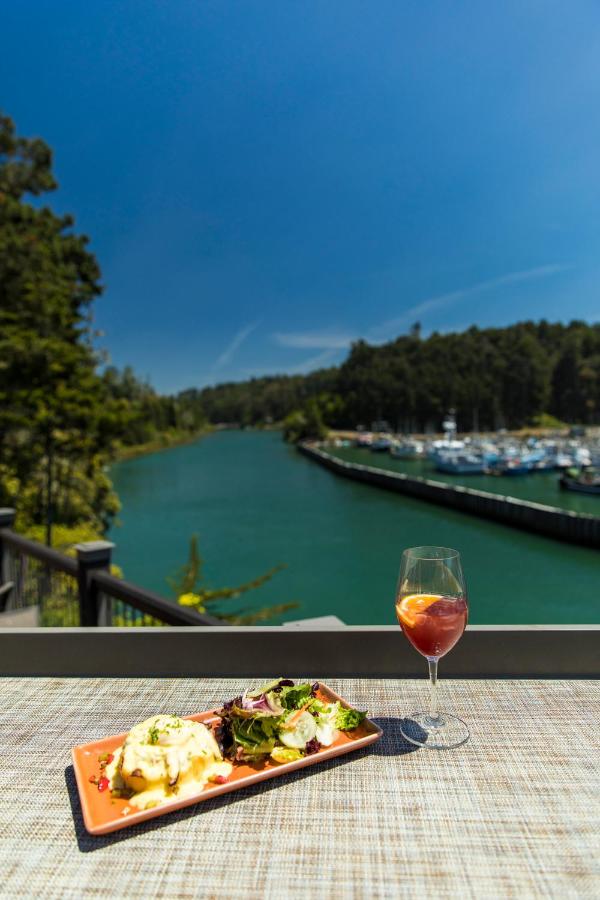 | Noyo Harbor Inn