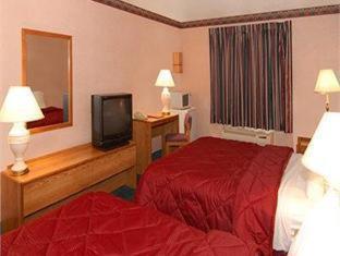 Room #32875409 at Clarion Pointe Racine - Mount Pleasant