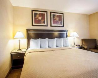 Room #48985206 at Quality Inn Aurora - Naperville Area