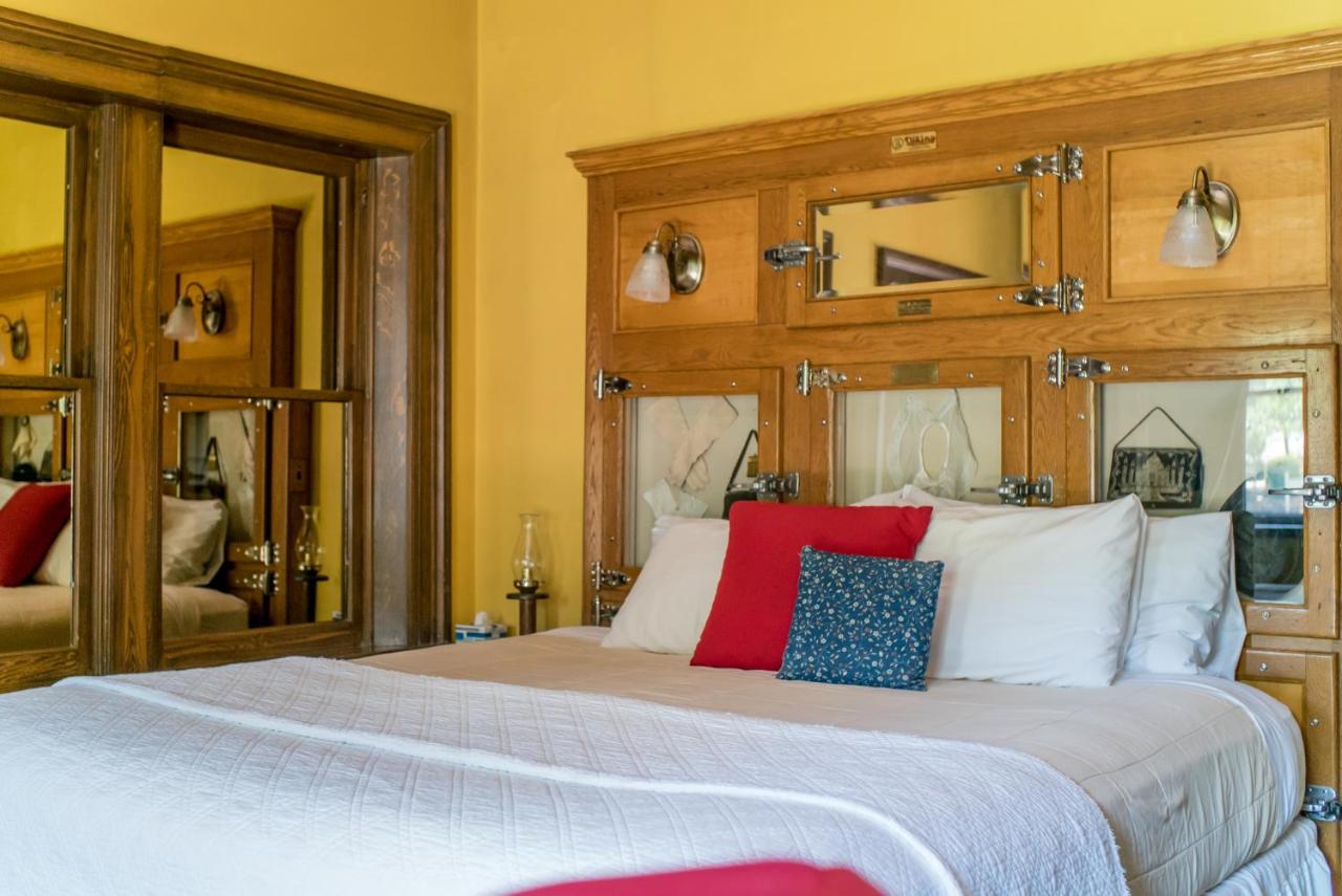 | The Mulberry Inn -An Historic Bed and Breakfast