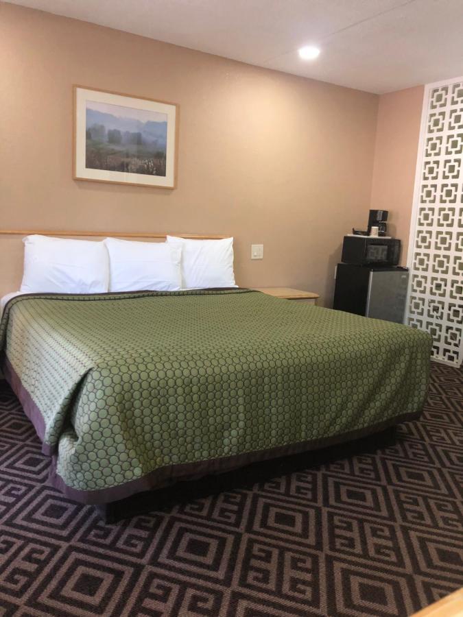 | Budget Inn - Laytonville
