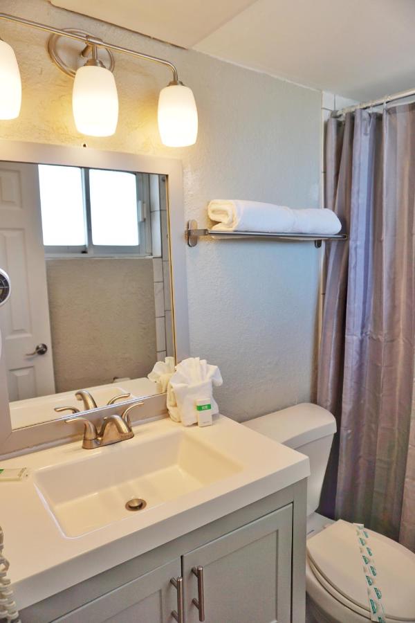 | Daytona Inn Studios