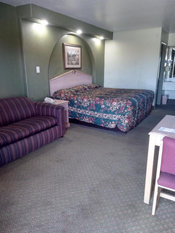 | Budget Inn San Antonio Downtown I-10 East