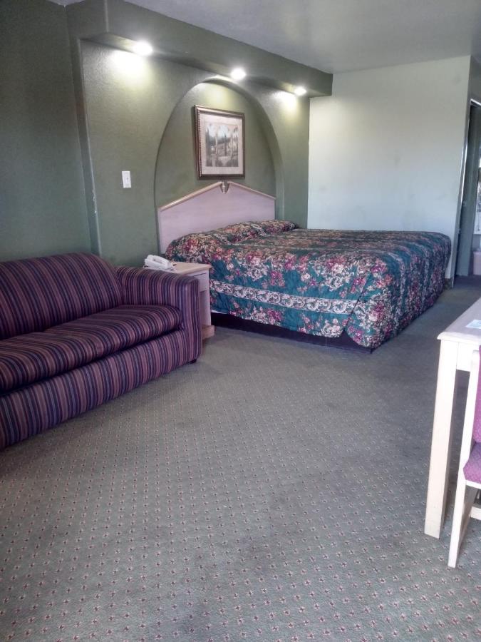 | Budget Inn San Antonio Downtown I-10 East