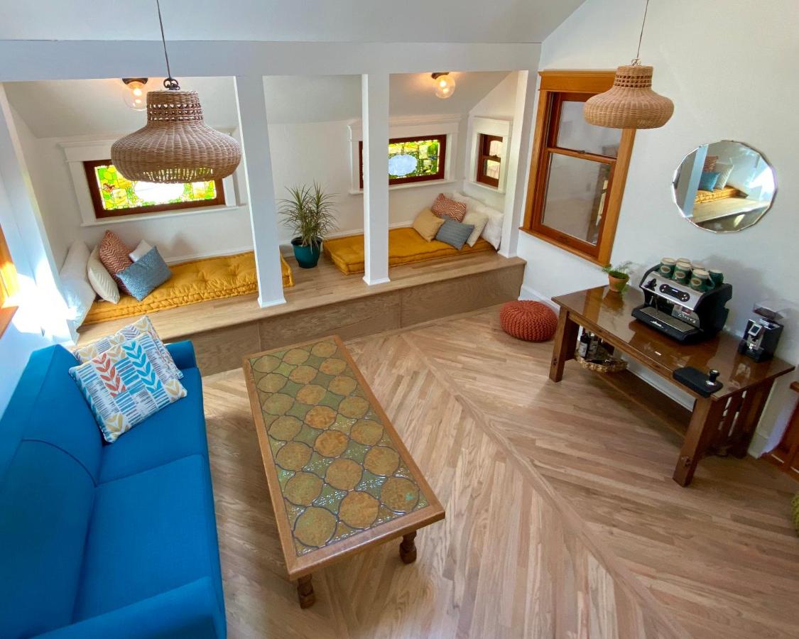 | Mount Tom House