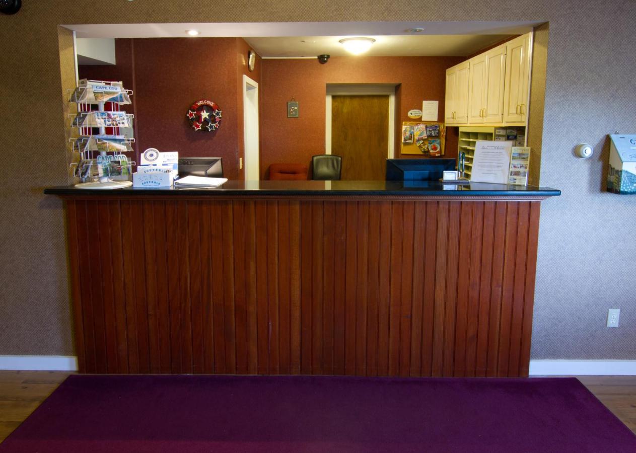 | Sandwich Lodge & Resort