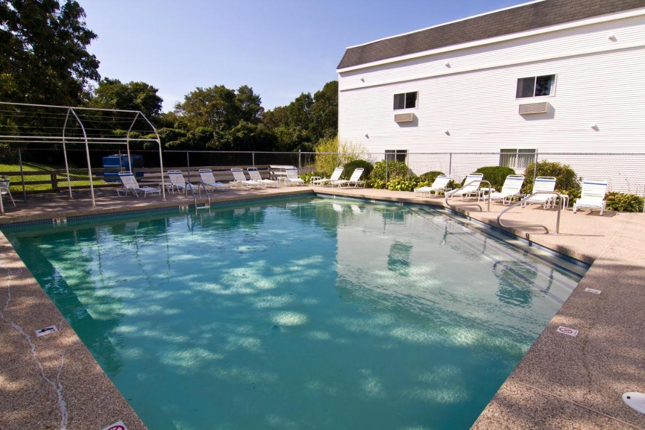 | Sandwich Lodge & Resort