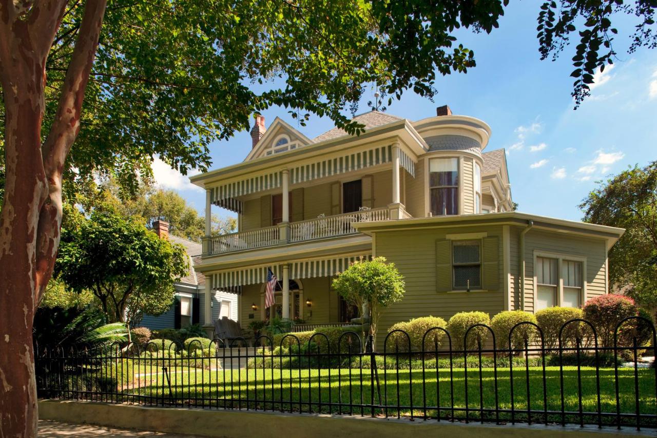  | Devereaux Shields House