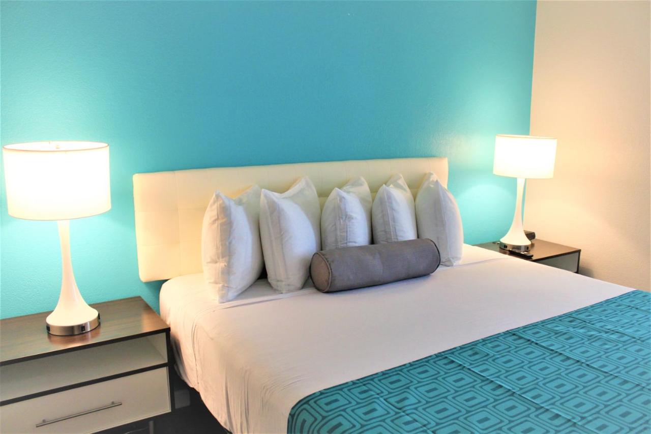 | Howard Johnson by Wyndham, Chula Vista/San Diego Hotel & Suites