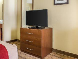 Room #32111308 at Comfort Inn & Suites Cedar Rapids North - Collins Road