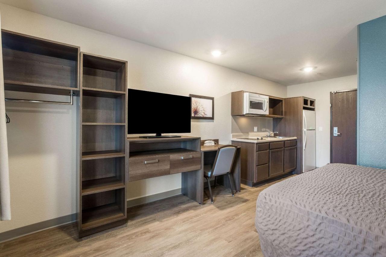 Queen Room - Accessible/Non-Smoking at WoodSpring Suites Colton