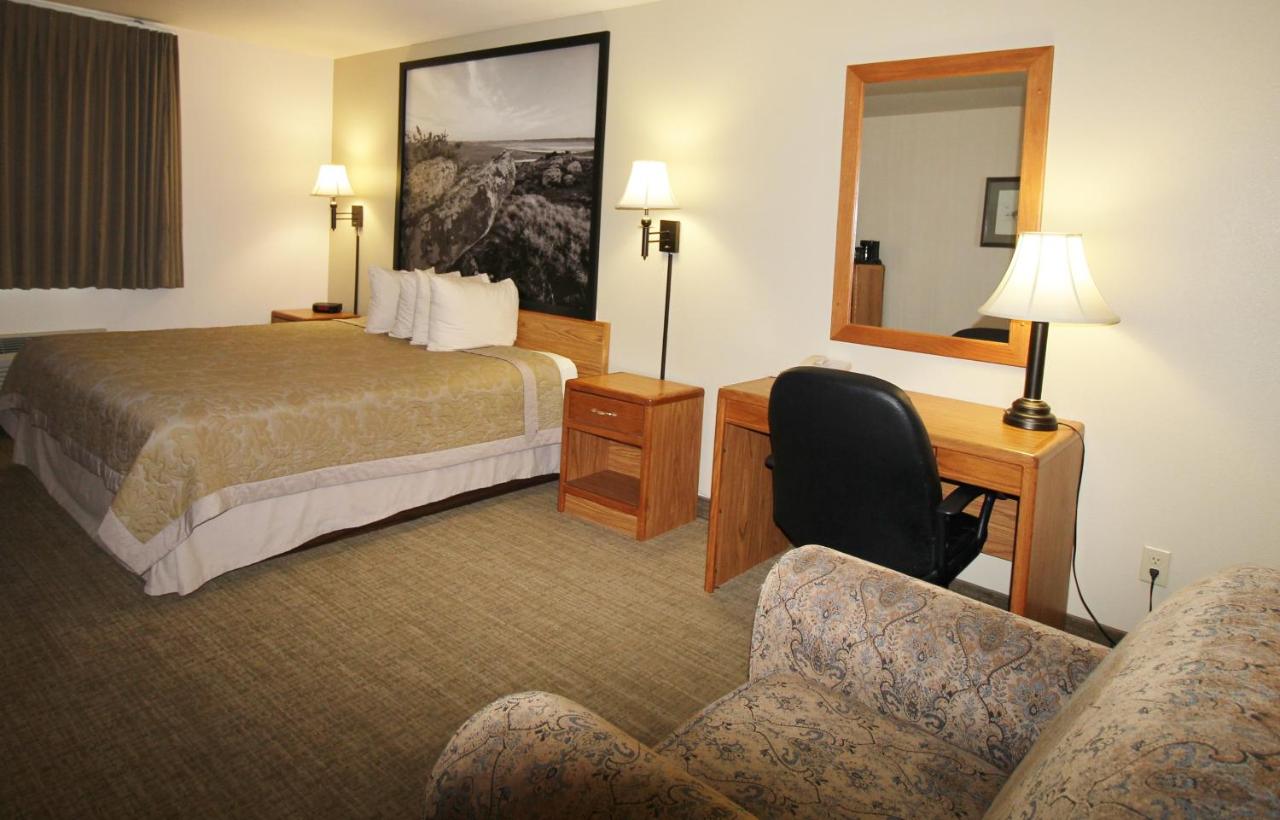 | Homestead Inn and Suites