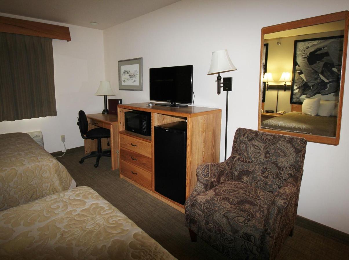 | Homestead Inn and Suites