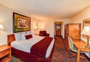 Room #29235717 at Grand Vista Hotel