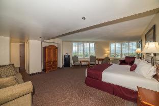 Room #29235717 at Grand Vista Hotel