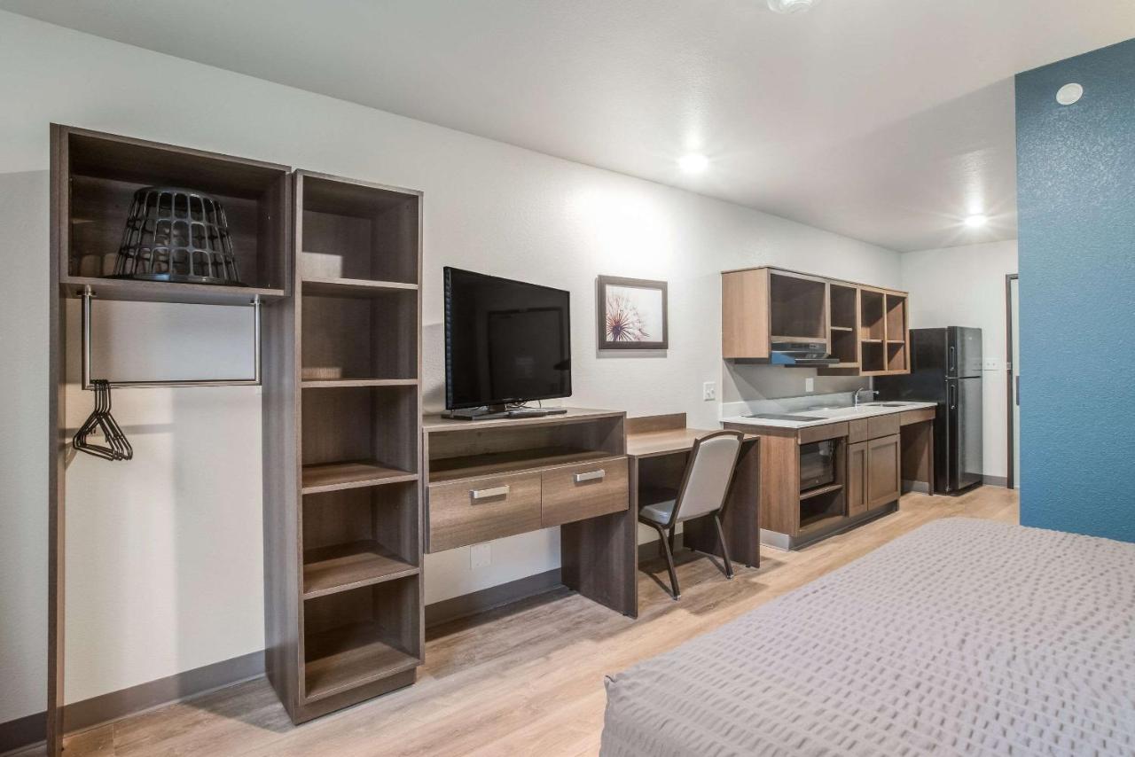 Queen Room - Accessible/Non-Smoking at WoodSpring Suites Atlanta McDonough