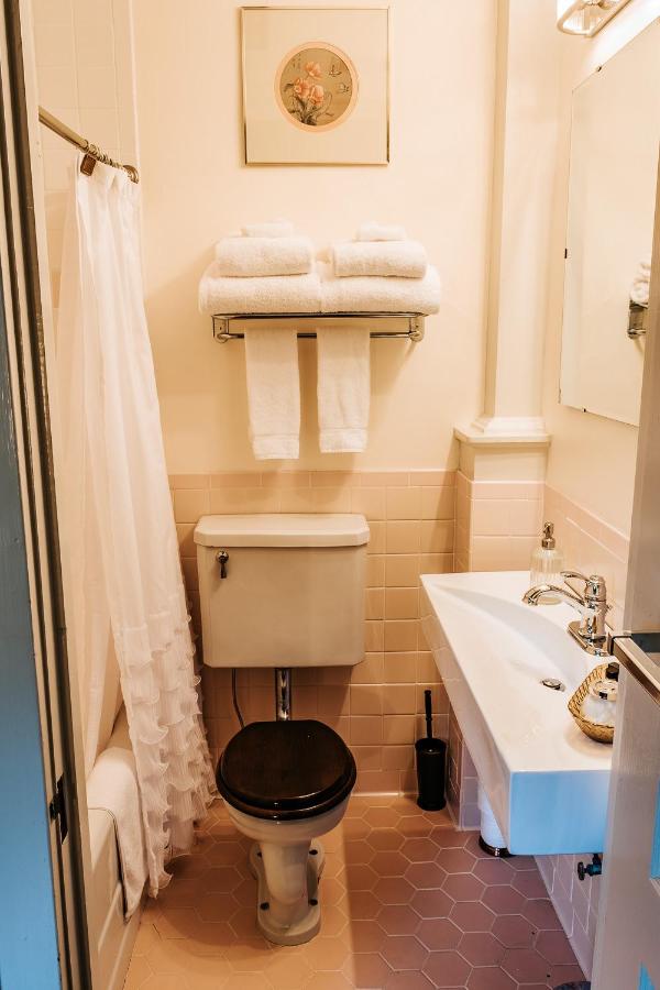  | Heritage House Bed & Breakfast - Boutique Adults-Only Inn