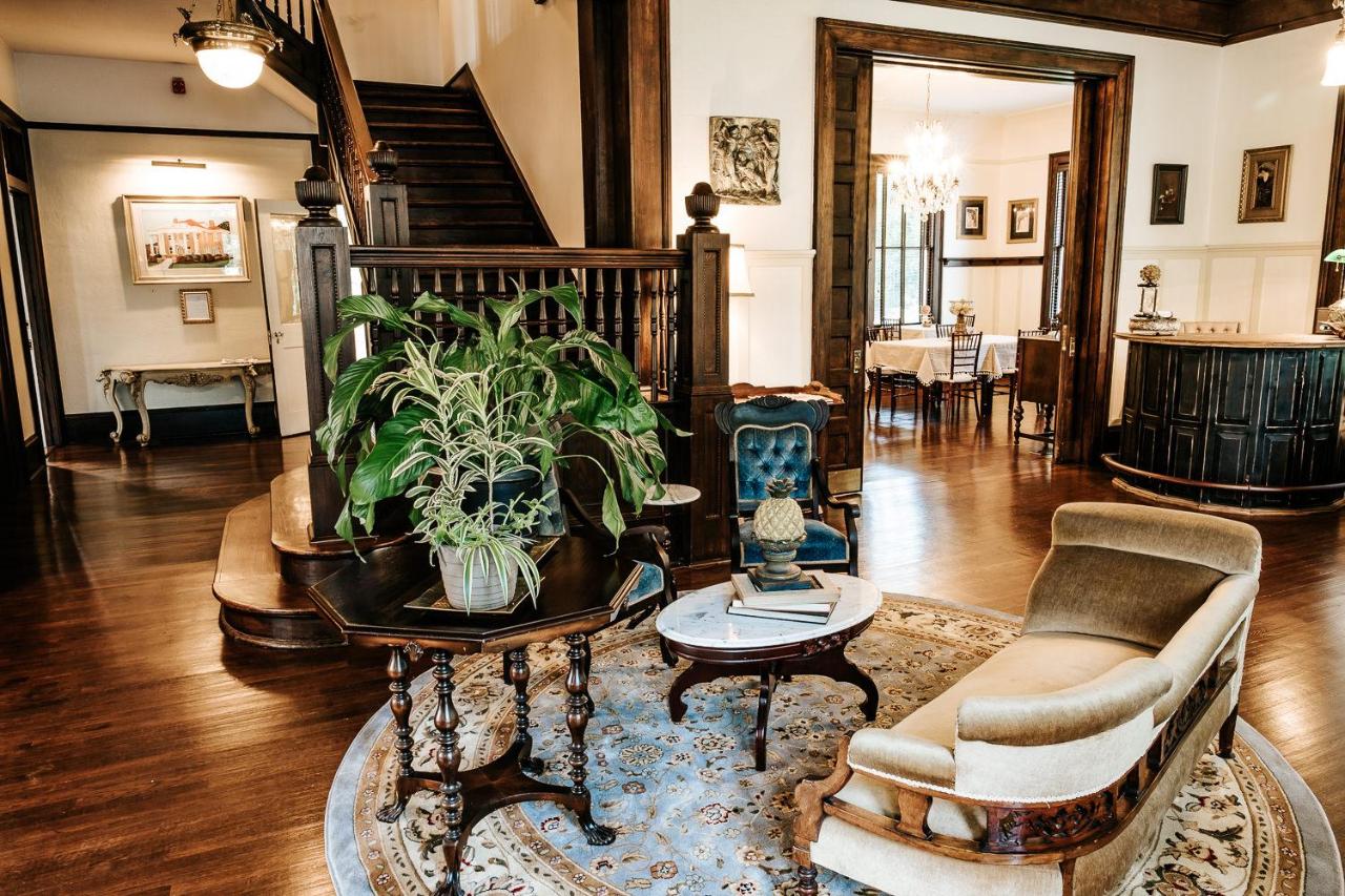  | Heritage House Bed & Breakfast - Boutique Adults-Only Inn