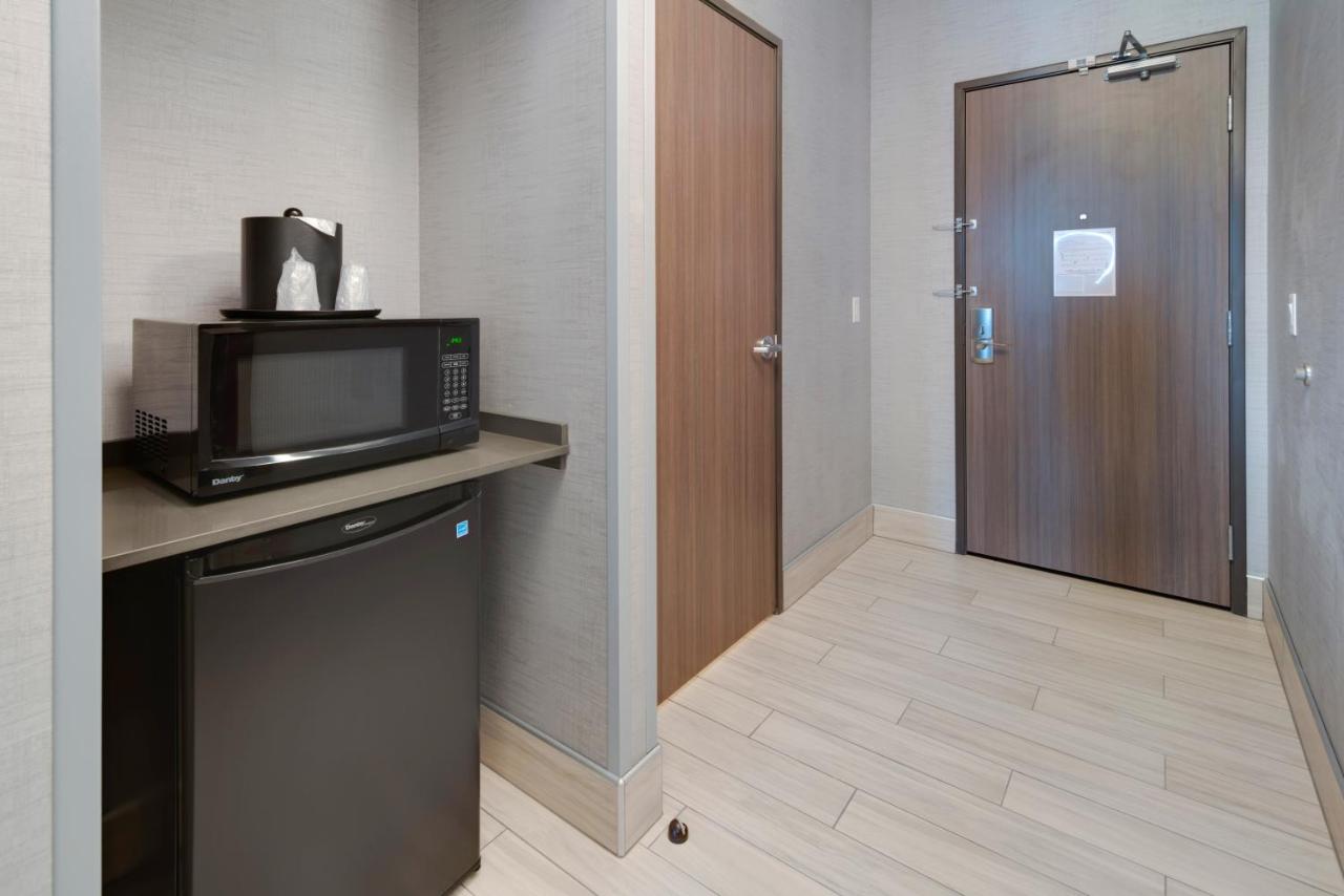 King Suite - Accessible/Non-Smoking at Comfort Suites Kennewick at Southridge