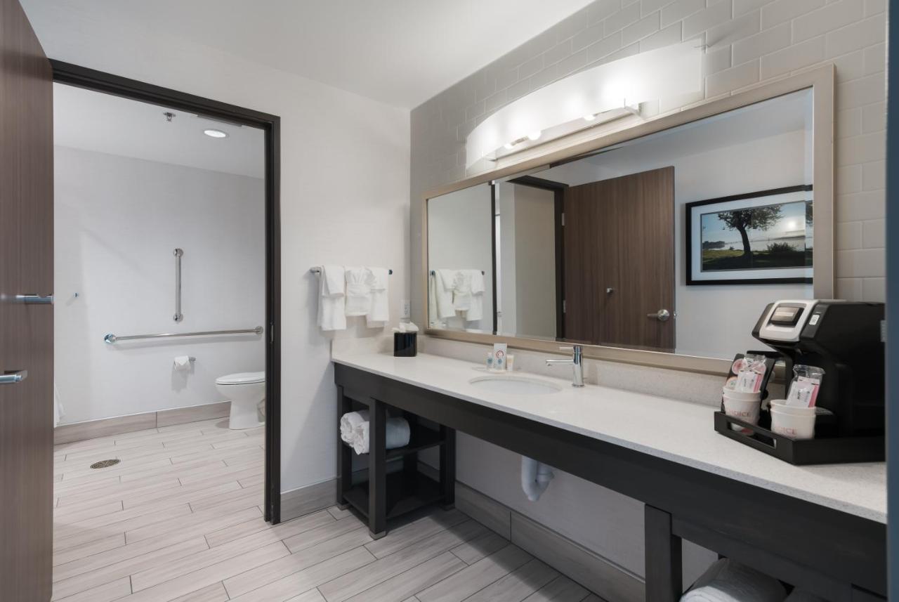 Queen Suite with Two Queen Beds - Accessible/Non-Smoking at Comfort Suites Kennewick at Southridge