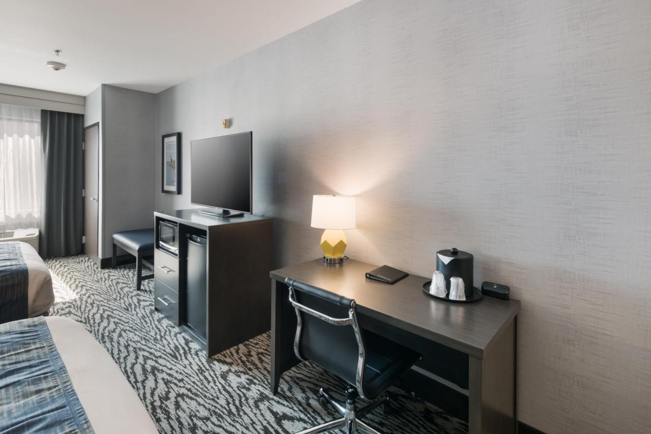 Queen Suite with Two Queen Beds - Accessible/Non-Smoking at Comfort Suites Kennewick at Southridge