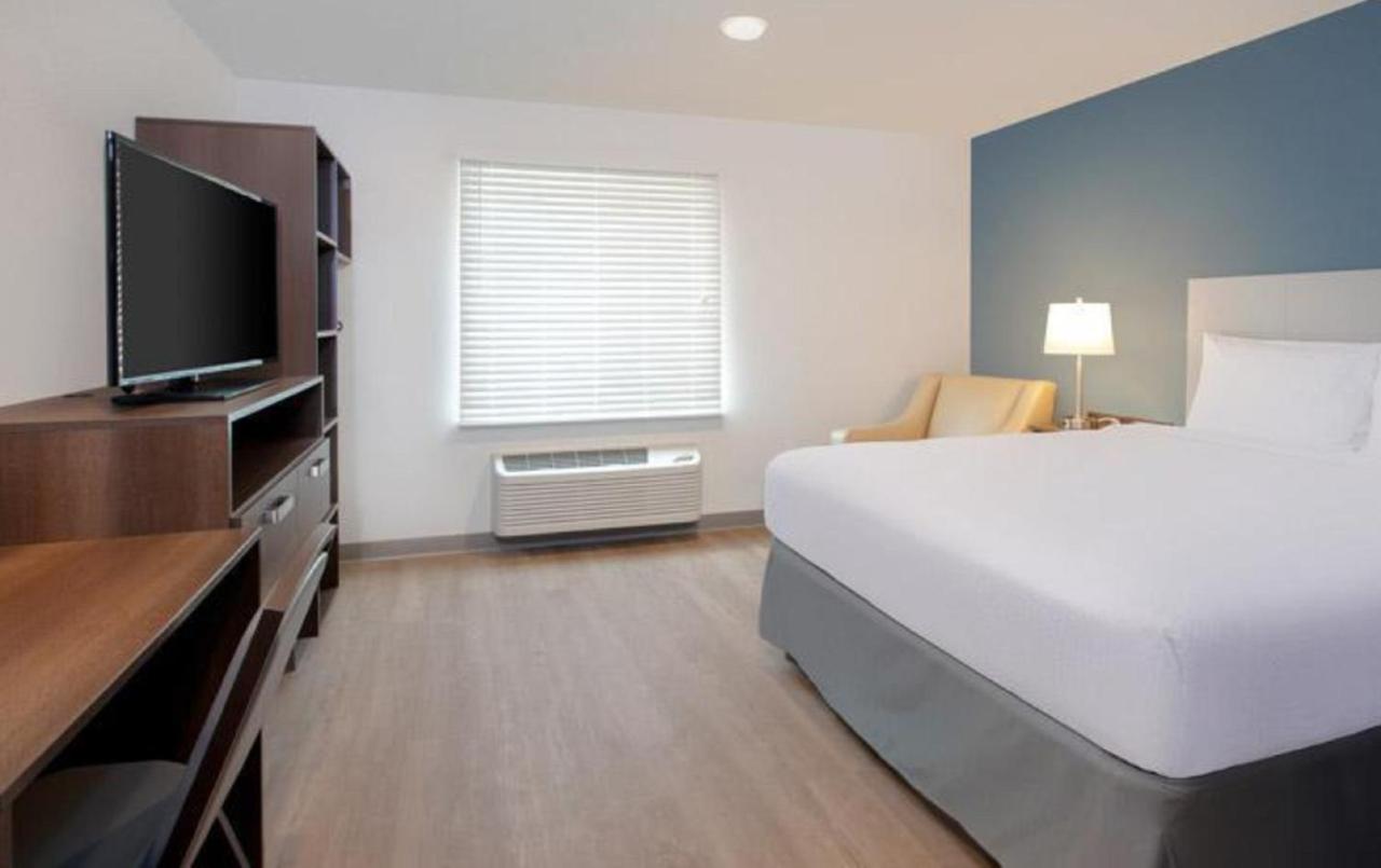King Room with Tub - Mobility Accessible/Non-Smoking at WoodSpring Suites Washington DC Northeast Greenbelt