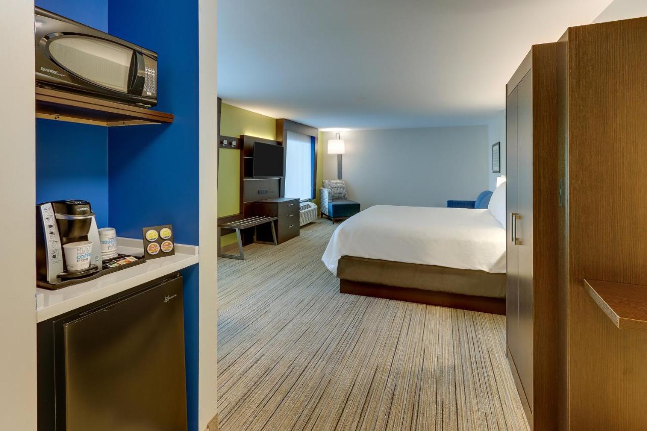 King Suite with Sofa Bed - Non-Smoking at Holiday Inn Express & Suites Corbin by IHG